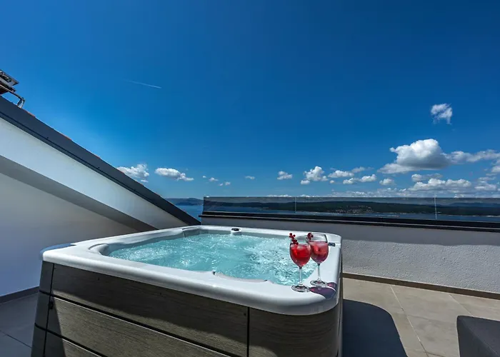Vakantiehuis Family Friendly House With A Swimming Pool - 24765 *