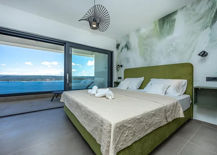 Vakantiehuis Family Friendly House With A Swimming Pool - 24765