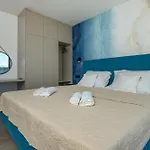 Family Friendly House With A Swimming Pool - 24765 Сasa de vacaciones *